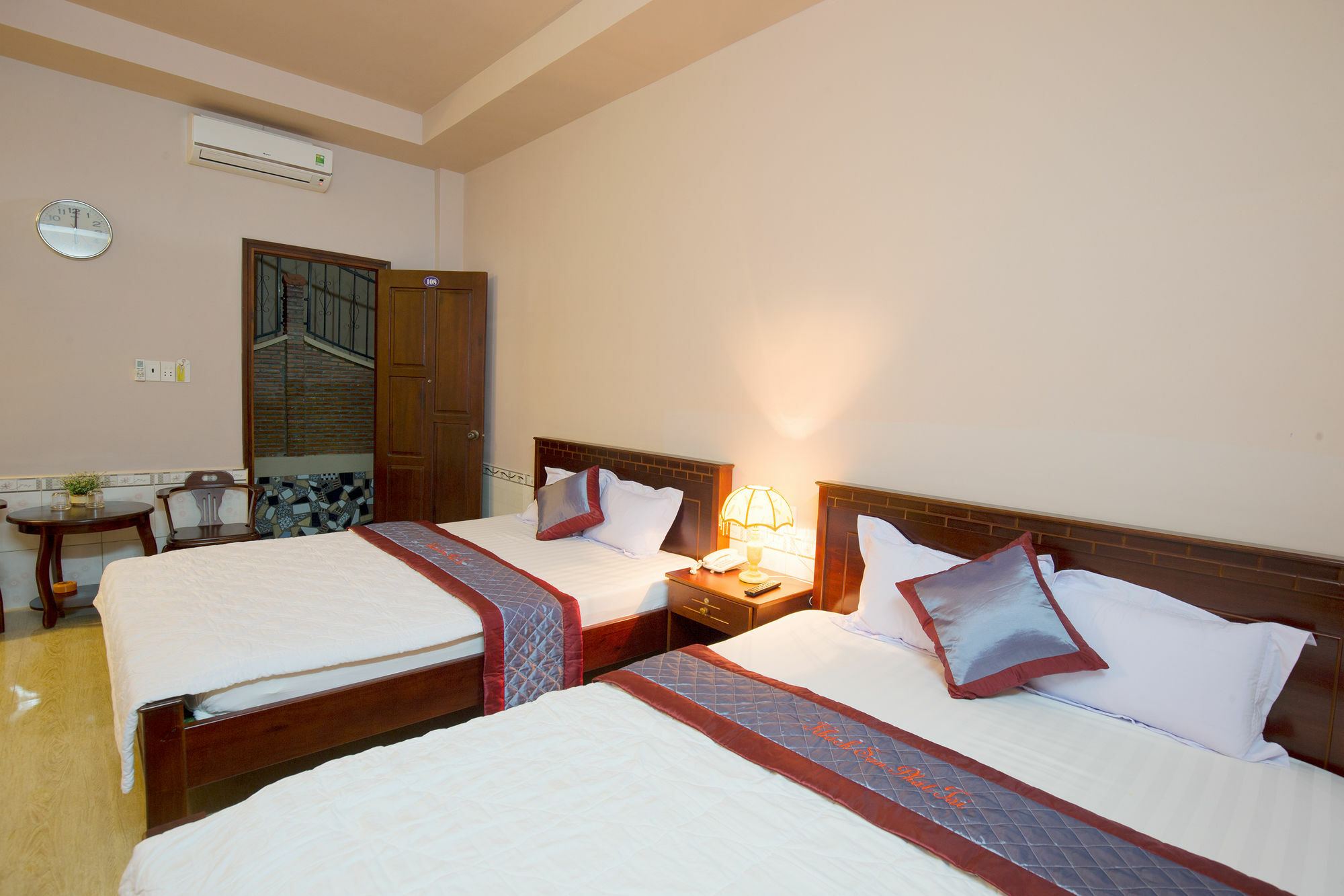 דואונג דונג Phat Tai Hotel מראה חיצוני תמונה