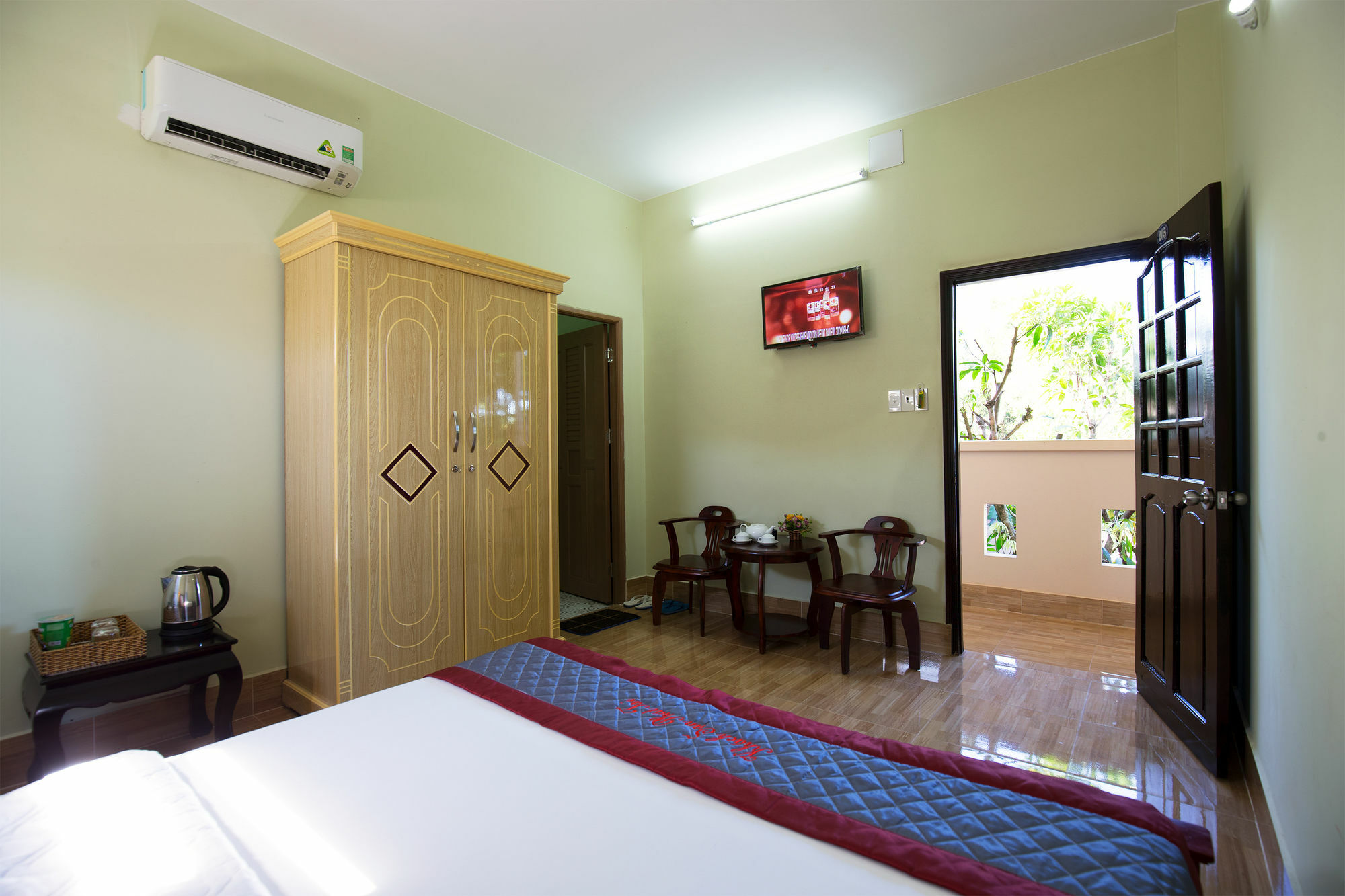 דואונג דונג Phat Tai Hotel מראה חיצוני תמונה